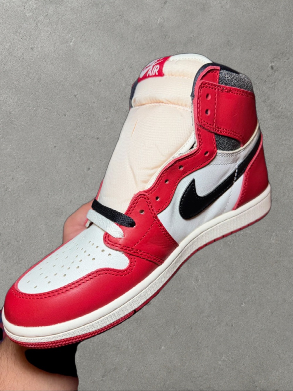 Nike Air Jordan 1 Chicago Lost & Found - Picture 3 of 11